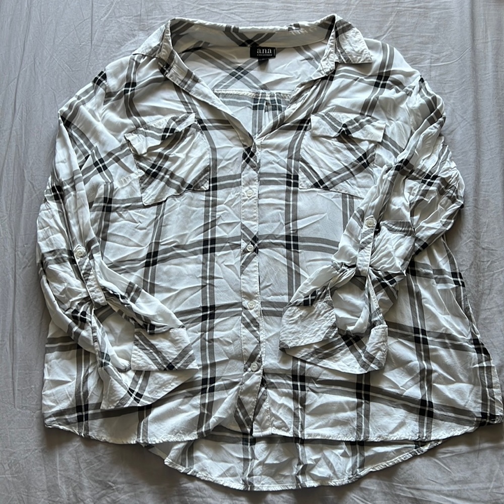 A.n.a. (A new approach) white plaid button down blouse, 1X.